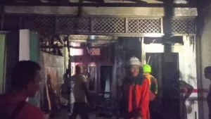 Kebakaran di Bumiayu, Istri dan Anak Pemilik Toko Dilarikan ke Rumah Sakit