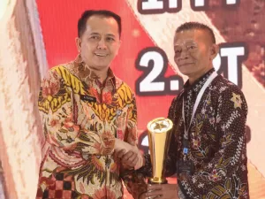 PT. BPR BKK Kota Tegal Raih Penghargaan BUMD Awards 2023