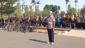 Kenakan Batik, Ratusan Onthelis Peringati Hari Kesaktian Pancasila dan Ngater Balik Pak Sekda