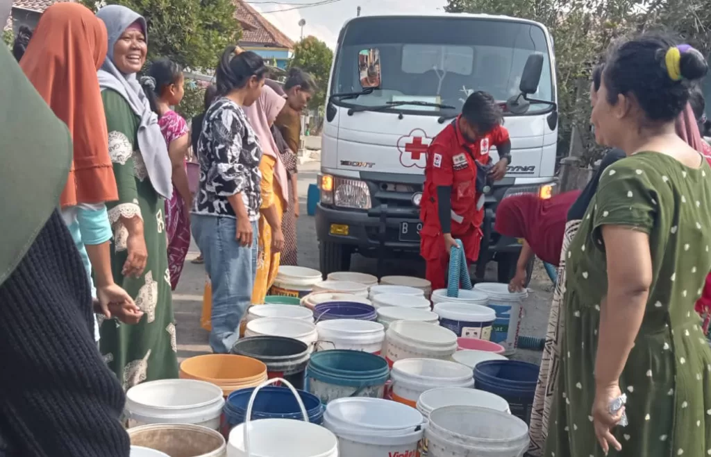 Masih Krisis, Dua Desa di Bantarkawung Didroping 15.000 Liter Air Bersih