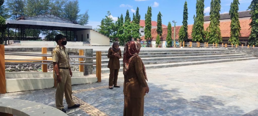 Kecewa, Bupati Tegal Minta Pekerjaan Trasa Diperbaiki