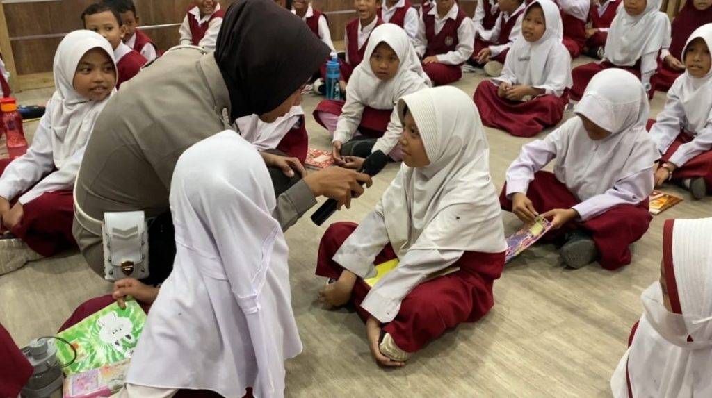 Polres Tegal Edukasi Tertib Berlalu Lintas Siswa SD Pelangi Adiwerna