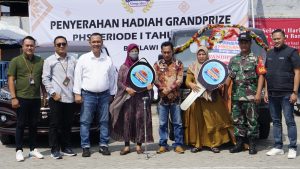 Dua Nasabah BRI Yamansari Terima Hadiah Mobil