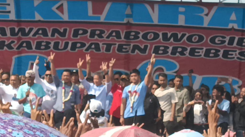 Deklarasi Progib, Kaesang Titip Kakaknya ke Warga Brebes
