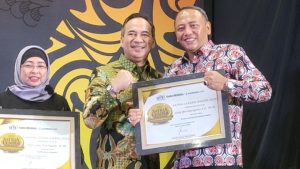 Dedy Yon Raih Penghargaan Satria Leader Award Kategori Inovasi Pelayanan Publik