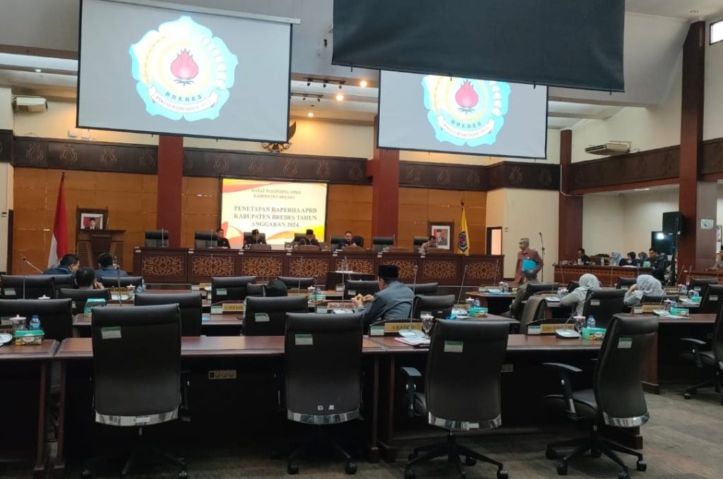 DPRD Apresiasi IPM Brebes Naik Dua Tingkat – Bukti Kinerja Pemkab Lebih Baik