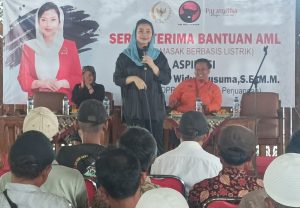 Dukung Energi Bersih, Anggota DPR Paramitha Salurkan Alat Masak Listrik