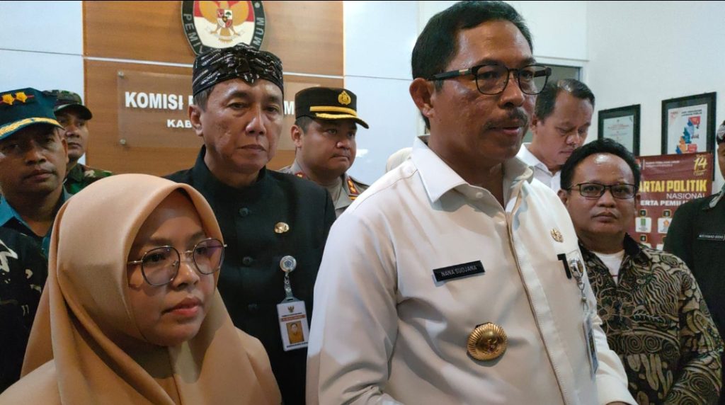 Cek Kesiapan Pemilu, Pj Gubernur Jateng Kunjungi KPU Brebes