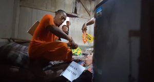 Isak Tangis Keluarga Korban Pecah Saat Rekonstruksi Pembunuhan Nenek di Brebes