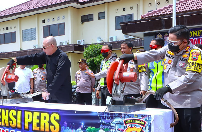 Polres Tegal Kota Bertindak Tegas, 524 Kenalpot Brong Digergaji