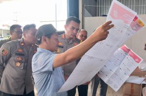 Kapolres Pemalang Pantau Pelipatan Surat Suara