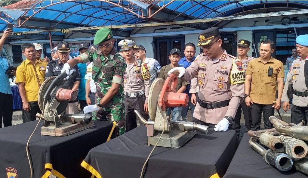Polres Tegal Musnahkan Ratusan Knalpot Brong