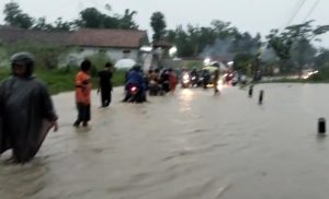 Terendam Banjir, Jalan Provinsi Ruas Bumiayu – Bantarkawung Lumpuh