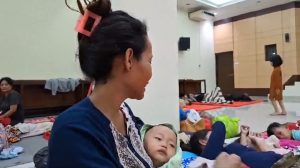 Puluhan Warga Korban Banjir Mengungsi di Gedung DPRD Brebes