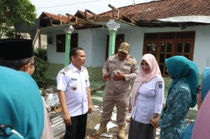 Ratusan Rumah Warga di Desa Kertasari dan Bojongsana  Rusak Akibat Angin Puting Beliung