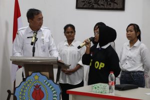 Pj Bupati Beri Motivasi 50 Pejuang Devisa asal Brebes