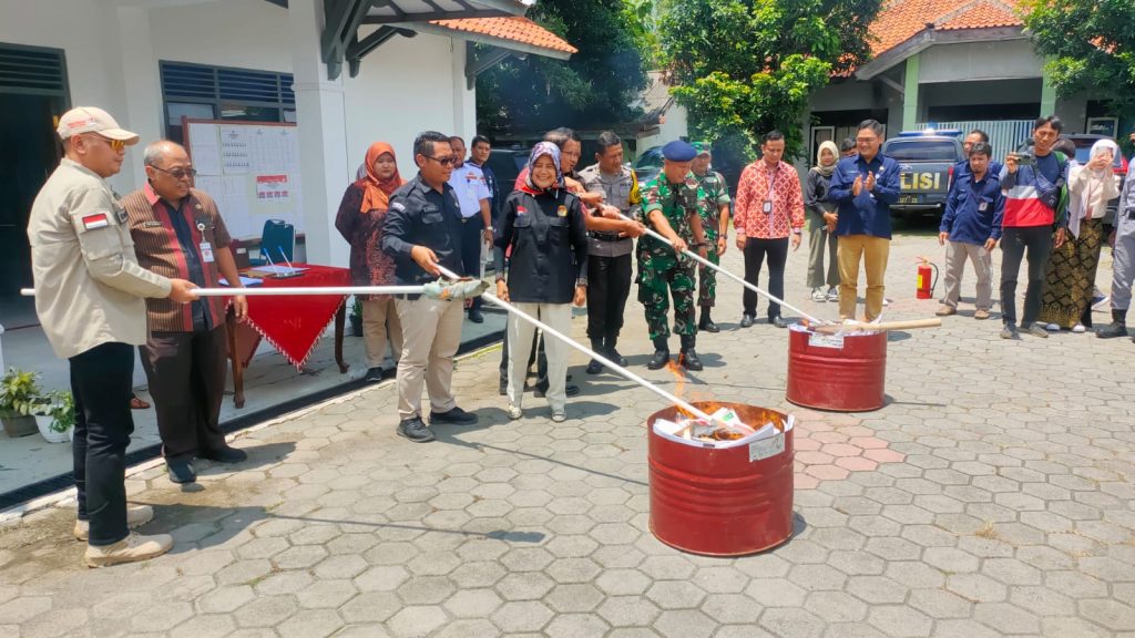 KPU Kota Tegal Musnahkan 2.535 Surat Suara Rusak