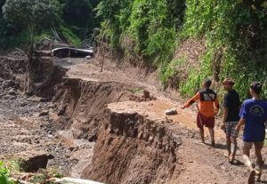 Infrastruktur Kadumanis Salem Porak Poranda, 1.000 Jiwa Terisolir