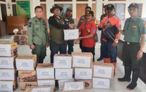 Perhutani Salurkan Bantuan Korban Tanah Longsor di Salem Brebes