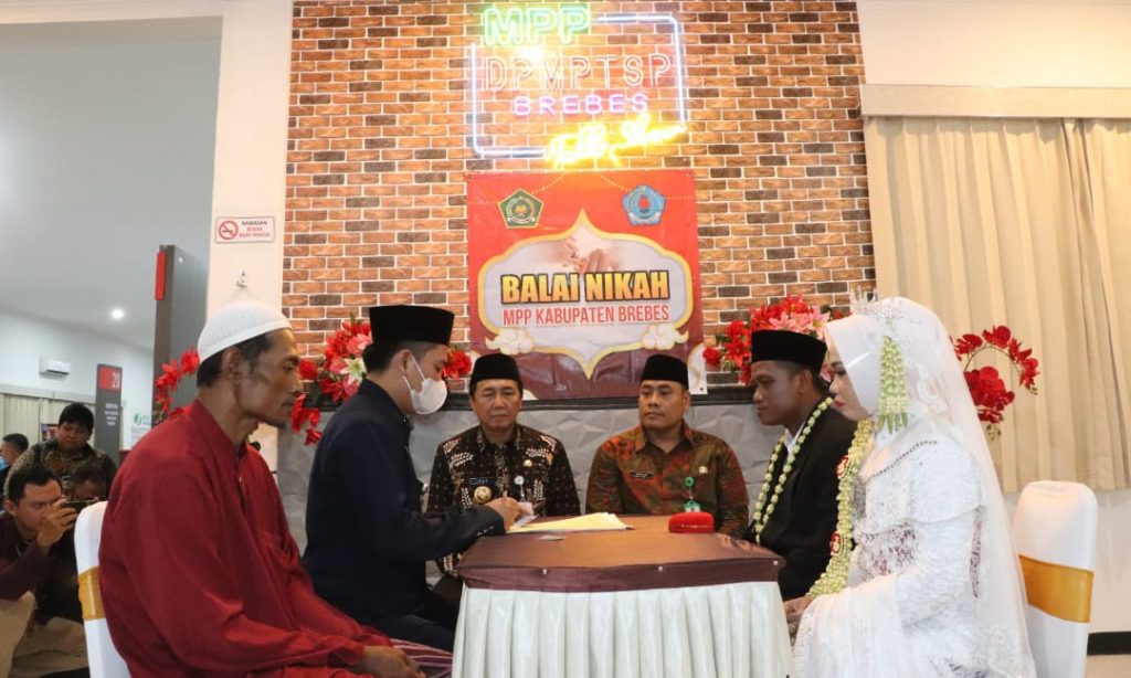 Pasangan Pengantin Dijemput Mobil Dinas G 1 G Saat Peresmian Balai Nikah MPP Brebes