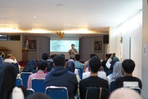 DKV Poltek Harber Gelar Kuliah Umum Proses Kreatif Penciptaan Karya