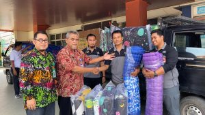 RSUD Soeselo Peduli Bantu 102 Kasur Untuk Korban Banjir Prupuk Utara