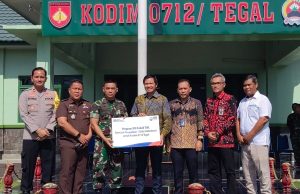 BRI Tegal Salurkan CSR Ambulance ke Kodim 07/12 Tegal
