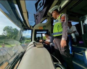 Polres Tegal Lakukan Ramp Check Angkutan Umum di Terminal Dukuhsalam