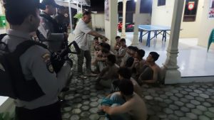 Polisi Cegah Aksi Perang Sarung, Belasan Remaja Diamankan