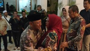 Dedy Yon Disambut Haru Bahagia Keluarga