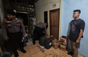 Razia Saat Ramadhan, Ratusan Botol Miras Disita Polisi