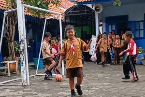 2024 Pemkab Pemalang Beri Seragam Gratis pada Murid Baru