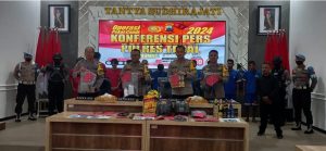 Operasi Pekat Candi 2024, Polres Tegal Sita Ratusan Botol Miras dan Ribuan Petasan