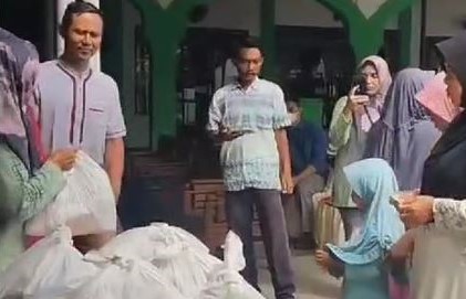 Bank Sampah Nusa Indah Salurkan Sembako Murah dan Bazar Ramadhan