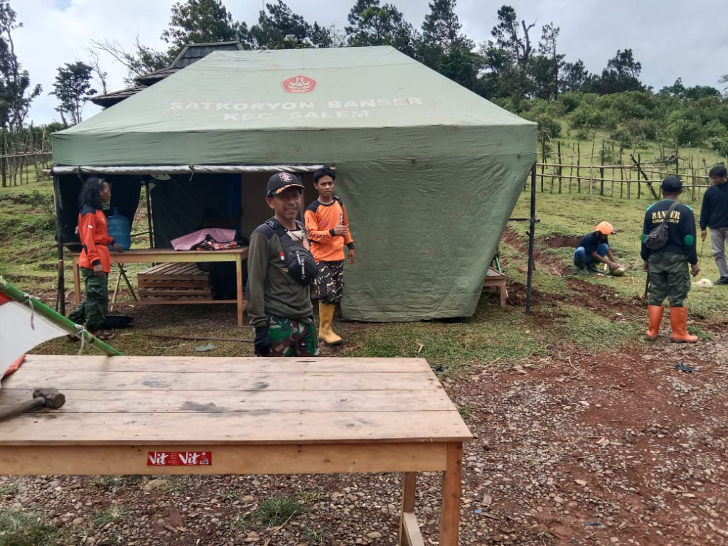 Wah! Puncak Gunung Lio Salem Dijaga 24 Jam Selama Arus Mudik-Balik Lebaran