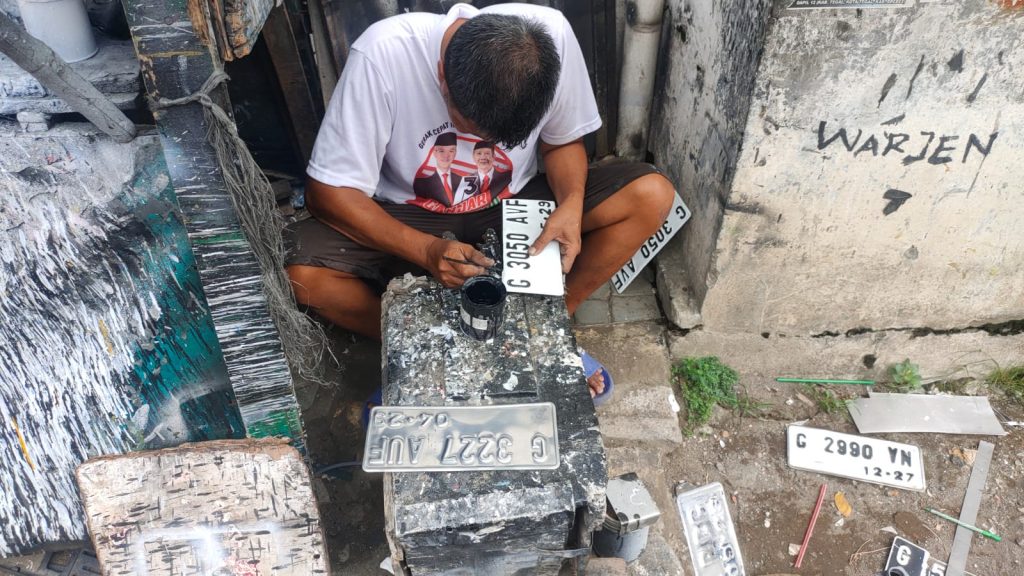 Dikira Mahal, Ternyata Segini Tarif Reparasi Plat Nomor di Kota Tegal