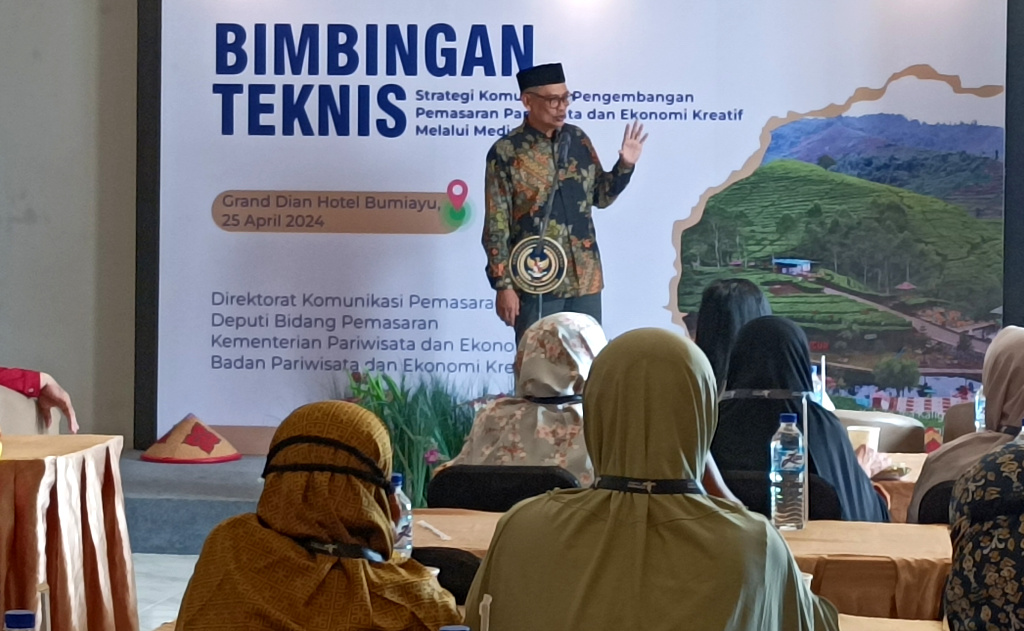 Kemenparekraf dan Komisi X DPR Ajak Pelaku Parekraf di Brebes Manfaatkan Medsos