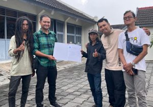 Museum Purbakala Bumiayu Terima Hibah Vitrin