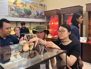 30 Mahasiswa Dari Berbagai Negara Kunjungi Museum Purbakala Bumiayu