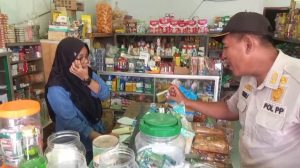 Sosialisasi Cukai, Satpol PP Door To Door ke Pemilik Toko