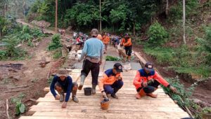 Pemulihan Akses Ciputih-Kadumanis Terus Dilakukan