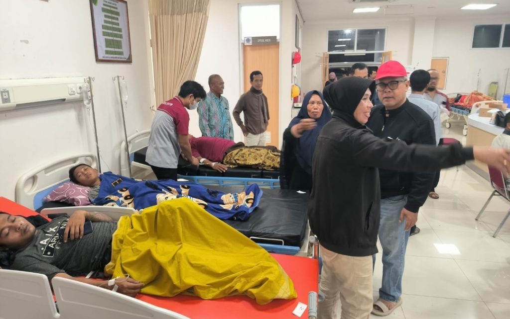 Puluhan Warga di Brebes Dilarikan ke Rumah Sakit, Diduga Keracunan Makanan