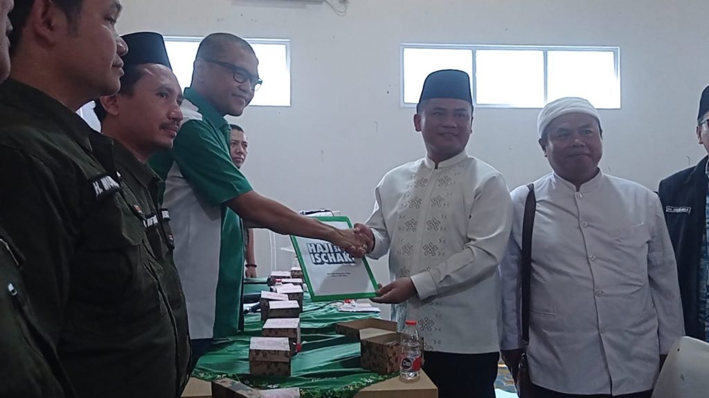Ribuan Pendukung Kawal Pendaftaran Balon Bupati Tegal H Ischak ke PKB
