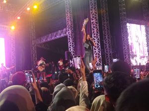 Happy Asmara Goyang Tegal, Tak Tampil Bareng Deni Caknan