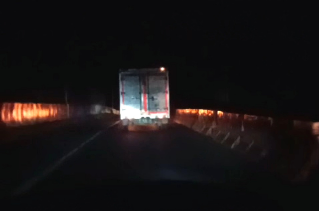 Lampu PJU Mati, Flyover Kretek Gelap Gulita