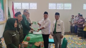 H Aziz Fauzan Kembali Formulir Pendaftaran Cabup di PKB Kabupaten Tegal