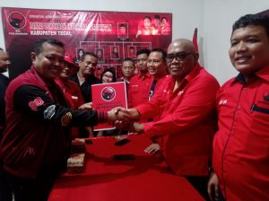 KRT Rosa Mulya Aji Daftar di PDIP, Tagline Kampanye Bupati Gratis