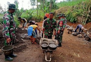 Satgas TMMD Sengkuyung tahap II Bangun Talud dan Rabat Beton