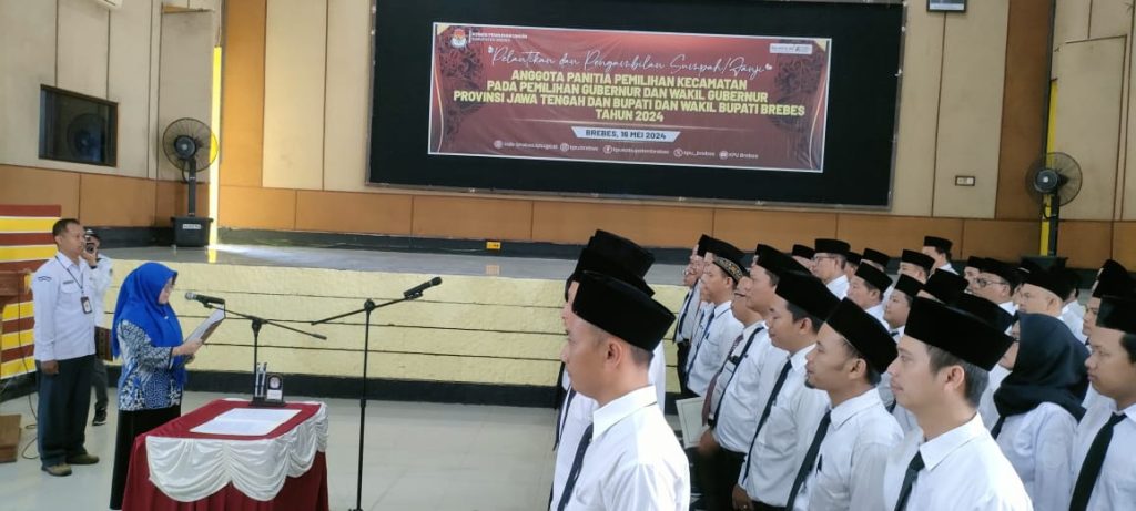 KPU Brebes Lantik 85 Anggota PPK Bagi Pilgub dan Pilbup