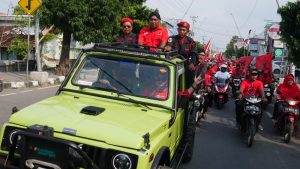 Ribuan Kader PDI Perjuangan Antar Mas Uyip Daftar Bakal Calon Wali Kota Tegal